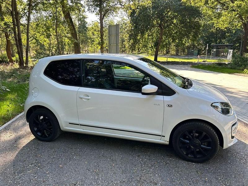 Gebraucht VW up! CLUB 75 PS (55 kW) 2015 Weiß Kleinwagen