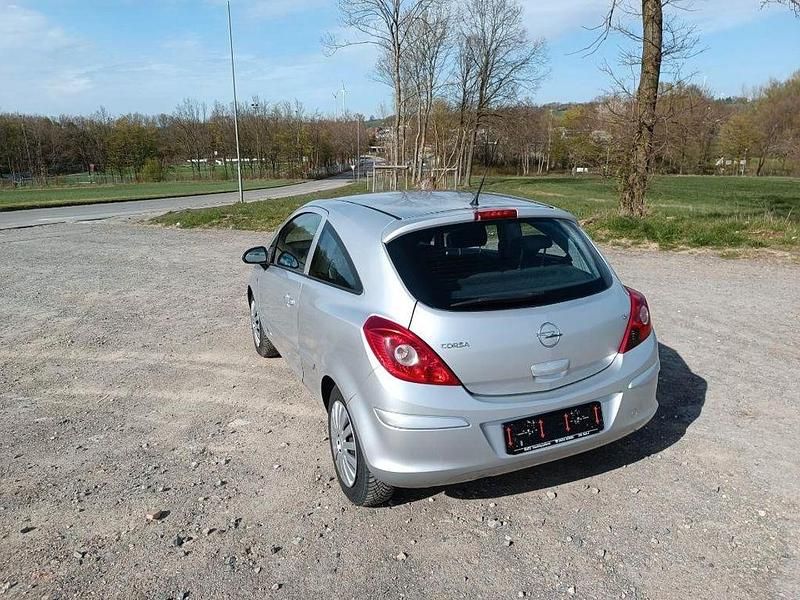 Używany Opel Corsa Edition 80 KM (58 kW) 2007 Srebrny Hatchback