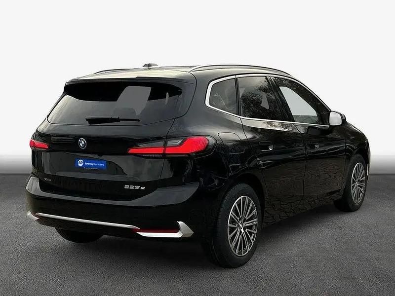 Neu BMW 225 136 PS (100 kW) 2025 Schwarz Kombi