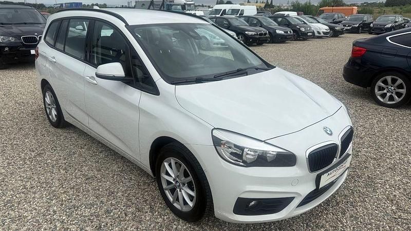 Weiß Gebraucht 2015 BMW 218 Advantage Kombi | 10.990 € (Teuer) - Bild 1/4