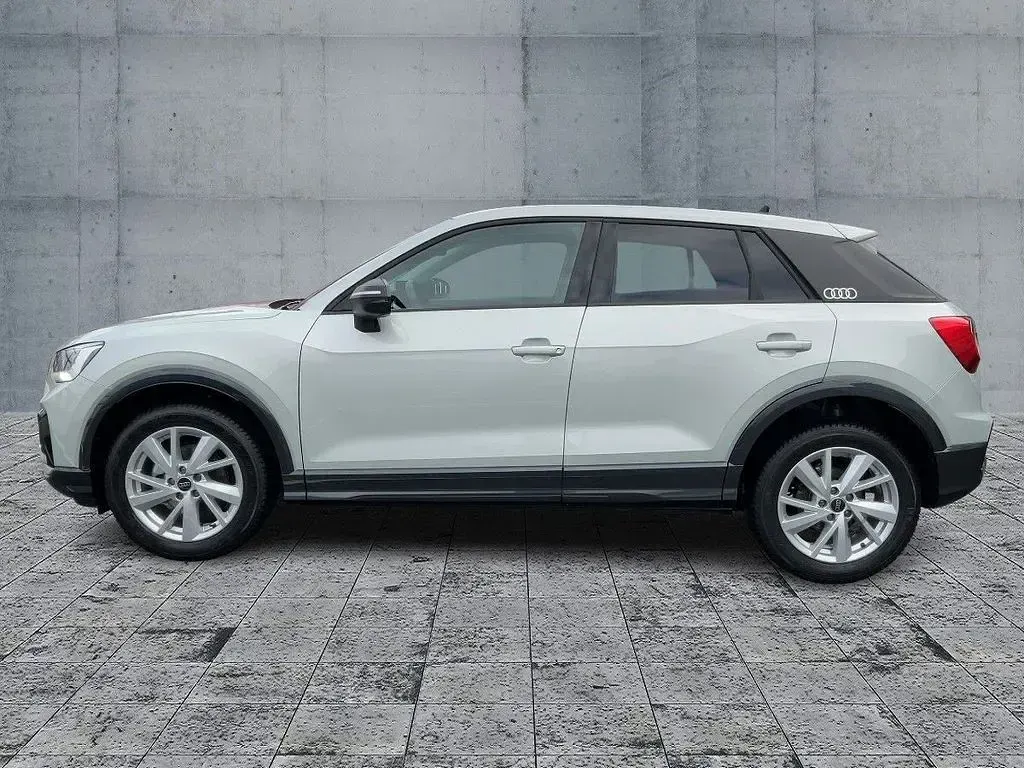 Second-hand Audi Q2 Advanced 150 CP (110 kW) 2025 Argintiu SUV