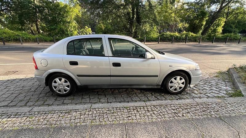 Silber Gebraucht 1999 Opel Astra Kleinwagen | 2.000 € (Fairer Preis) - Bild 1/4