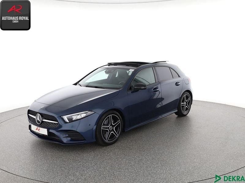 Blau (metallic) Gebraucht 2020 Mercedes A250 AMG Limousine | 24.880 € (Guter Preis) - Bild 1/4