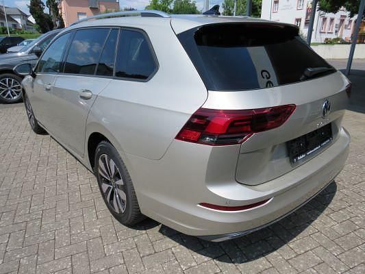 Gebraucht VW Golf VIII Move 110 PS (80 kW) 2024 Ivory silver metallic Kombi