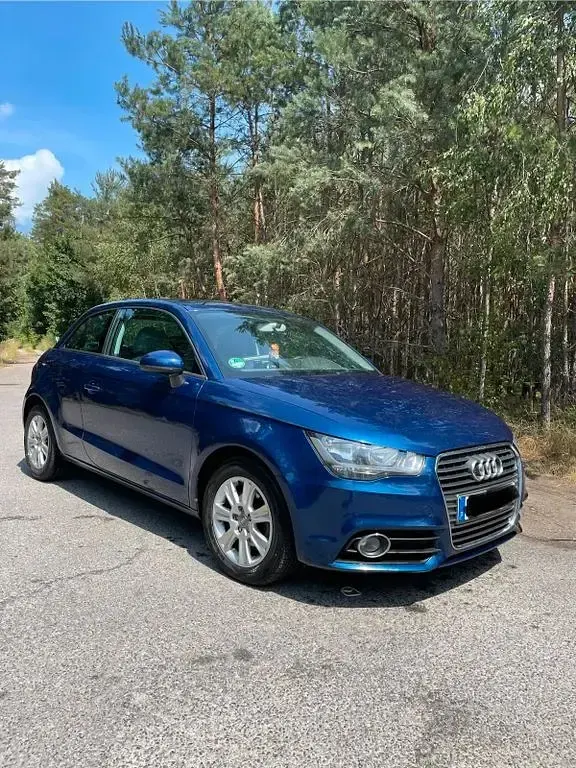Gebraucht Audi A1 Ambition 105 PS (77 kW) 2010 Blau Kleinwagen