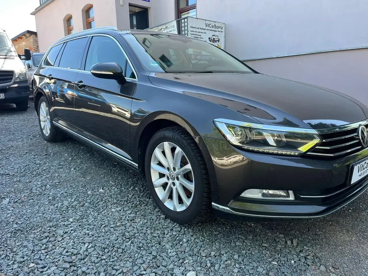 Gebraucht VW Passat Highline 150 PS (110 kW) 2017 Braun Kombi