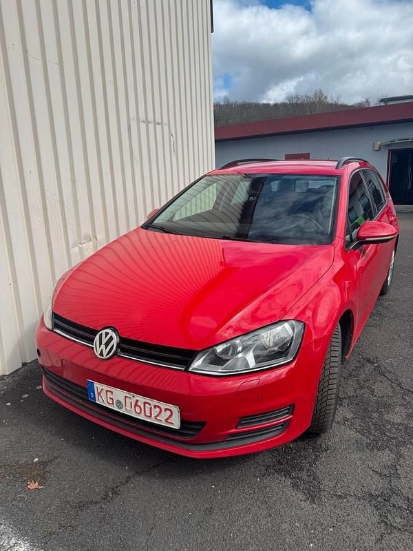 Gebraucht VW Golf VII 110 PS (80 kW) 2015 Rot Kombi