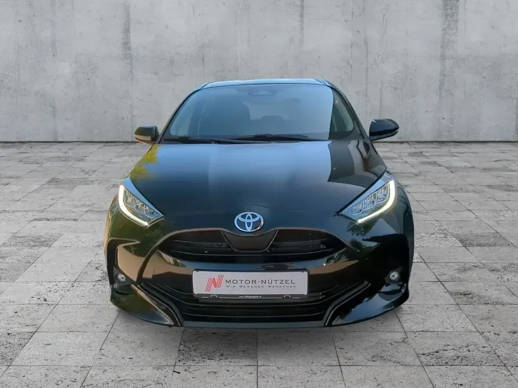 Neu Toyota Yaris 116 PS (85 kW) 2026 Black mica / ink Kleinwagen