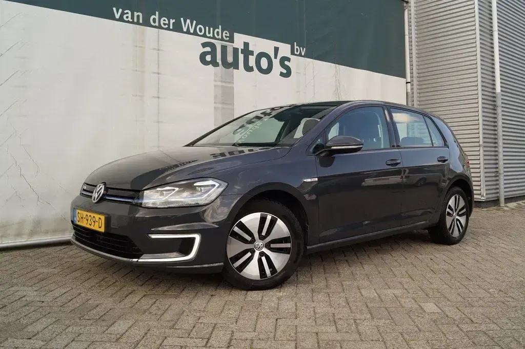 Gebraucht VW e-Golf 100 kW (136 PS) 2018 Grau Kleinwagen