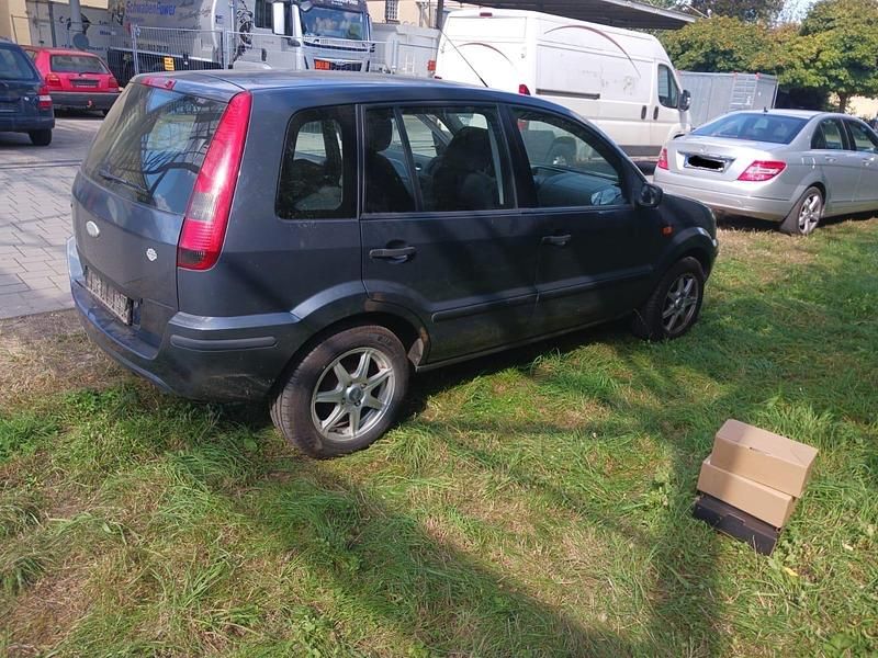 Blau Gebraucht 2006 Ford Fusion Kleinwagen | 1.700 € (Fairer Preis) - Bild 1/4