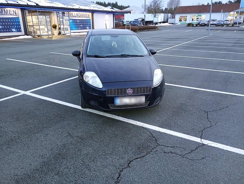 Gebraucht Fiat Grande Punto 65 PS (47 kW) 2009 Schwarz Kleinwagen