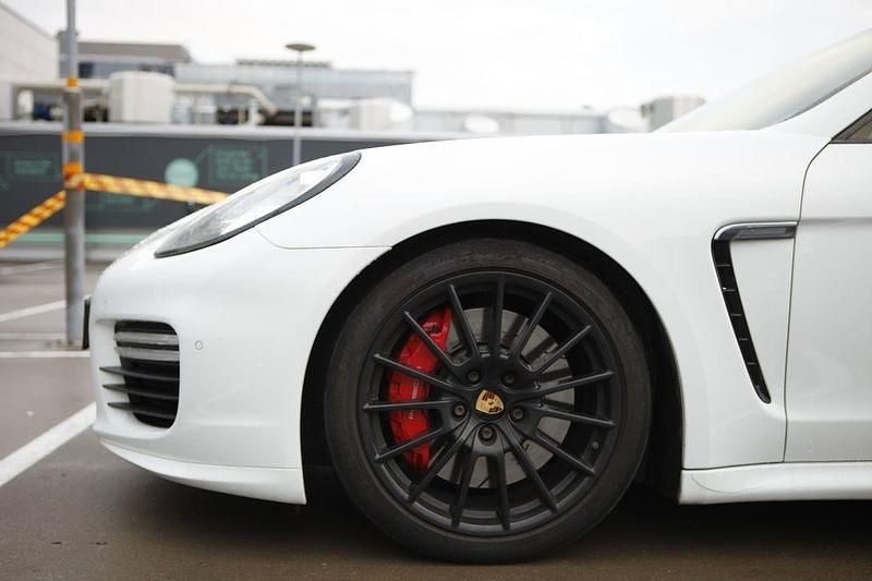 Gebraucht Porsche Panamera Turbo 519 PS (381 kW) 2013 Weiß Limousine