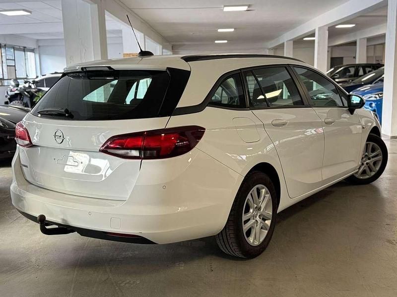 Second-hand Opel Astra Basis 105 CP (77 kW) 2020 Alb Break
