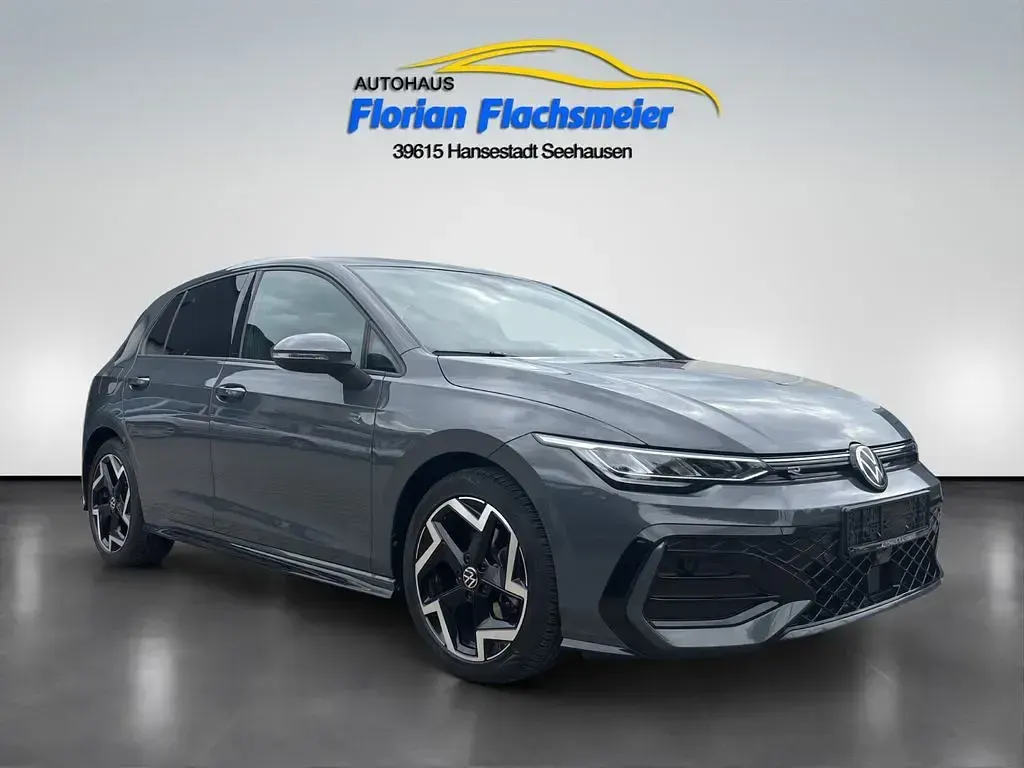 Gebraucht VW Golf VIII R-line 150 PS (110 kW) 2025 Grau Limousine
