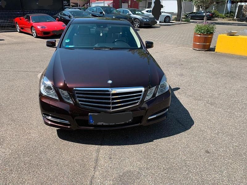 Gebraucht Mercedes E350 272 PS (200 kW) 2010 Braun Limousine