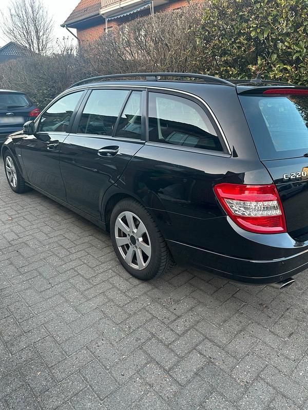 Gebraucht Mercedes C220 170 PS (125 kW) 2010 Schwarz Limousine