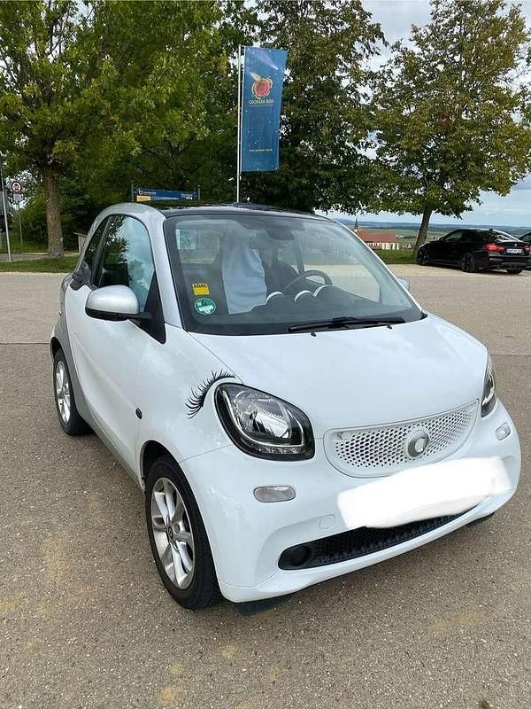 Weiß Gebraucht 2015 Smart ForTwo Coupé Edition #1 Coupé | 6.800 € (Fairer Preis) - Bild 1/4