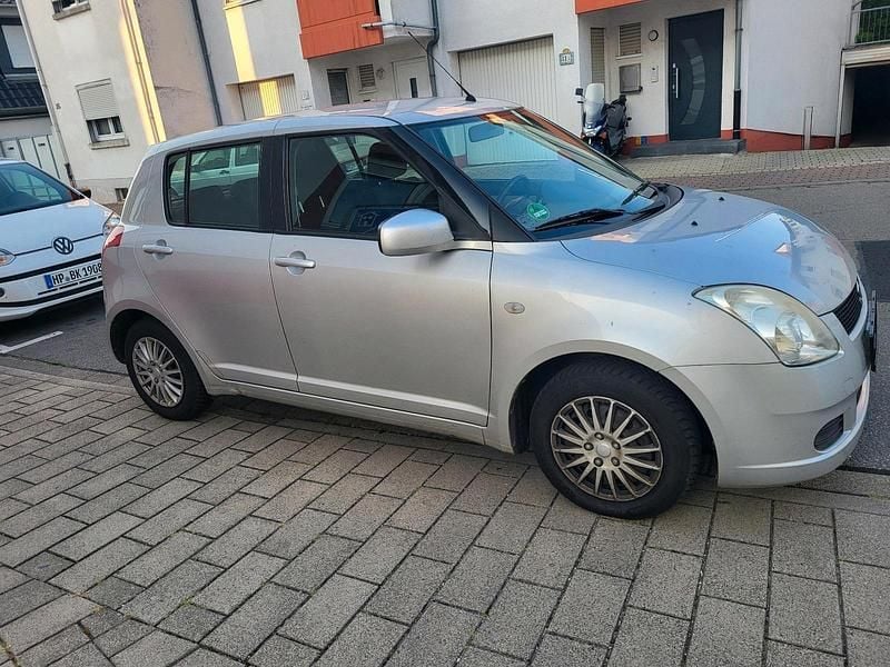 Silber Gebraucht 2006 Suzuki Swift Kleinwagen | 1.800 € (Fairer Preis) - Bild 1/4