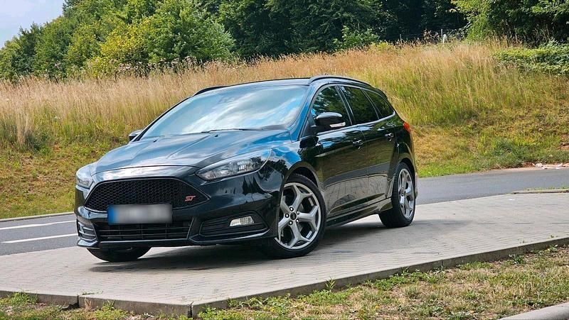 Gebraucht Ford Focus ST 185 PS (136 kW) 2017 Schwarz Kombi