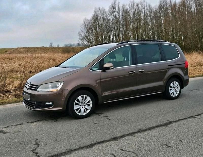 Second-hand VW Sharan 150 CP (110 kW) 2012 Maro Monovolum