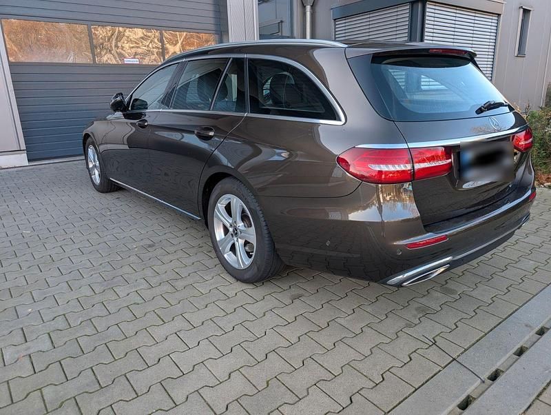 Gebraucht Mercedes E200 184 PS (135 kW) 2017 Braun Kombi