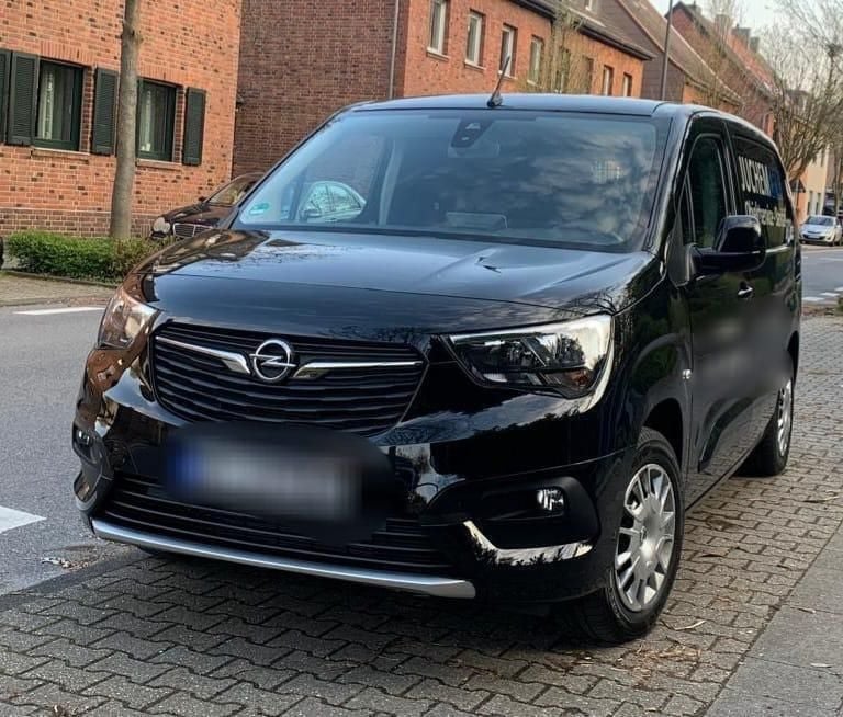 Schwarz Gebraucht 2021 Opel Combo Van / Kleinbus | 13.950 € (Superpreis) - Bild 1/4