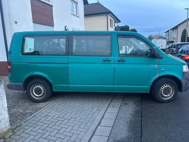 Gebraucht VW Caravelle 170 PS (125 kW) 2008 Grün Van / Kleinbus