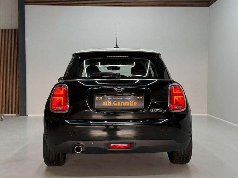 Gebraucht Mini Cooper D Pepper 116 PS (85 kW) 2018 Schwarz Kleinwagen