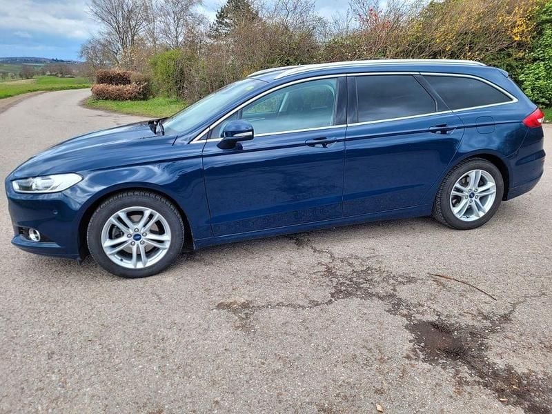Gebraucht Ford Mondeo Titanium 179 PS (131 kW) 2018 Blau Limousine