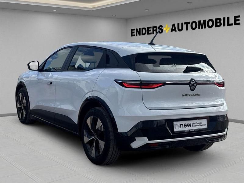 Używany Renault Megane E-Tech Equilibre 96 kW (131 KM) 2022 Biały Sedan/Limuzyna