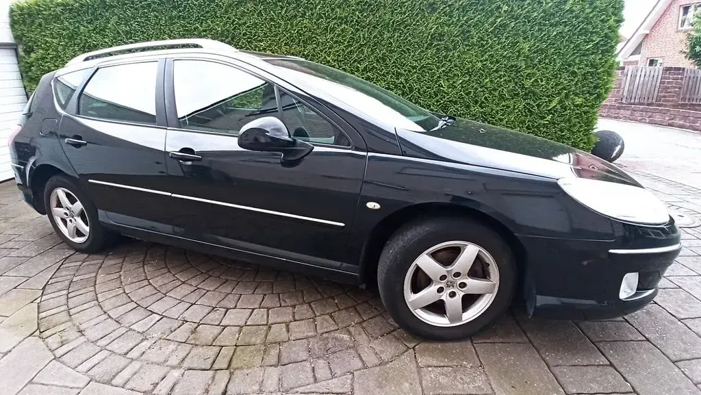 Gebraucht Peugeot 407 109 PS (80 kW) 2010 Schwarz Kombi