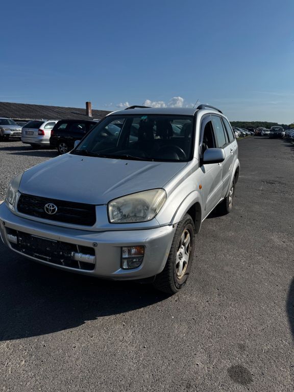 Silber Gebraucht 2001 Toyota RAV4 SUV | 3.499 € (Guter Preis) - Bild 1/4