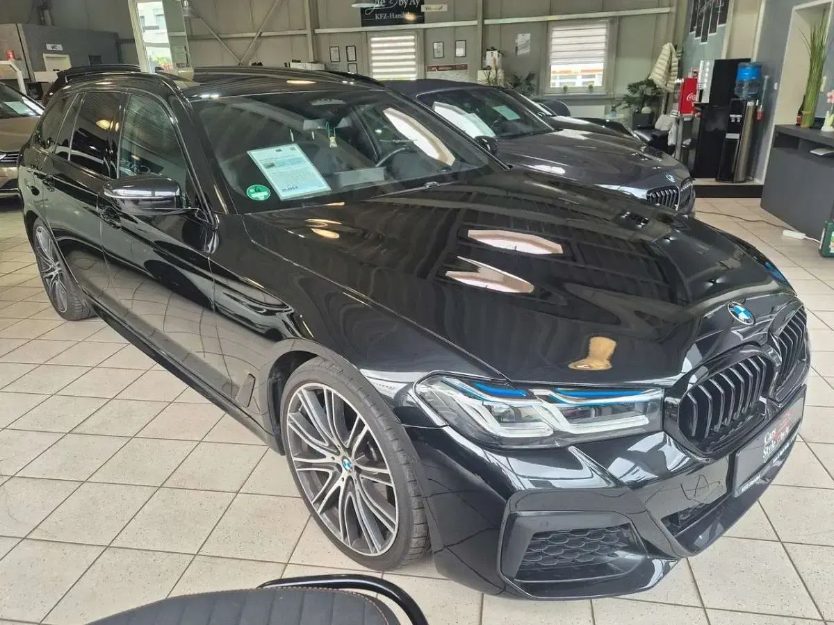 Gebraucht BMW 530 M Sport 286 PS (210 kW) 2020 Schwarz Kombi