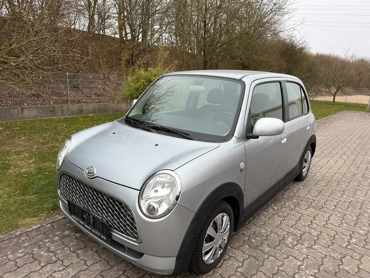 Gebraucht Daihatsu Trevis 58 PS (42 kW) 2009 Silber Kleinwagen