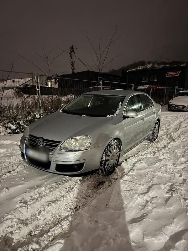 Silber Gebraucht 2006 VW Jetta Limousine | 4.700 € (Teuer) - Bild 1/4