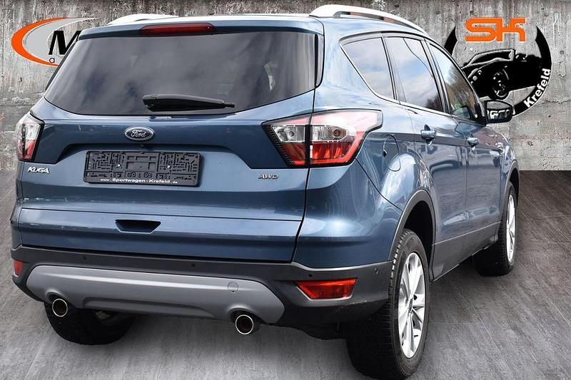 Gebraucht Ford Kuga Titanium 150 PS (110 kW) 2019 Blau SUV