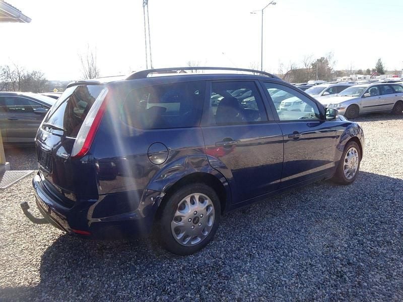 Gebraucht Ford Focus Style 136 PS (100 kW) 2010 Blau Kombi