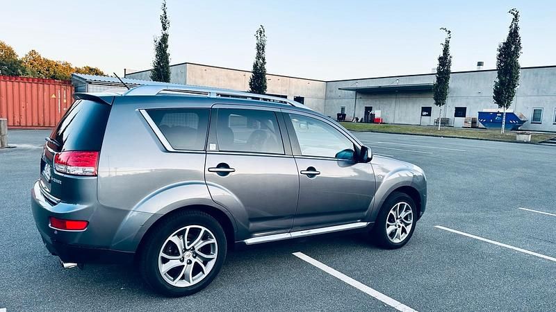 Gebraucht Citroën C-Crosser Exclusive 156 PS (114 kW) 2010 Grau SUV