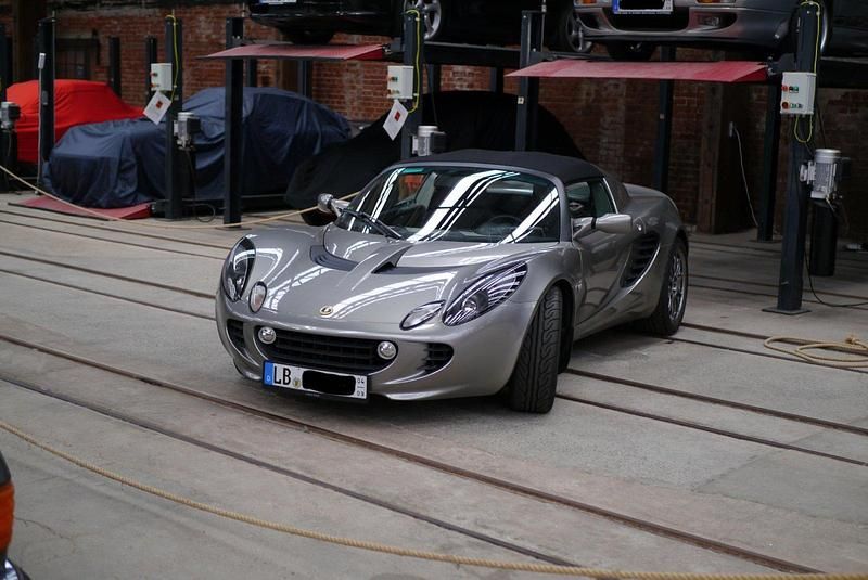 Silber Gebraucht 2005 Lotus Elise Cabrio | 42.000 € - Bild 1/4
