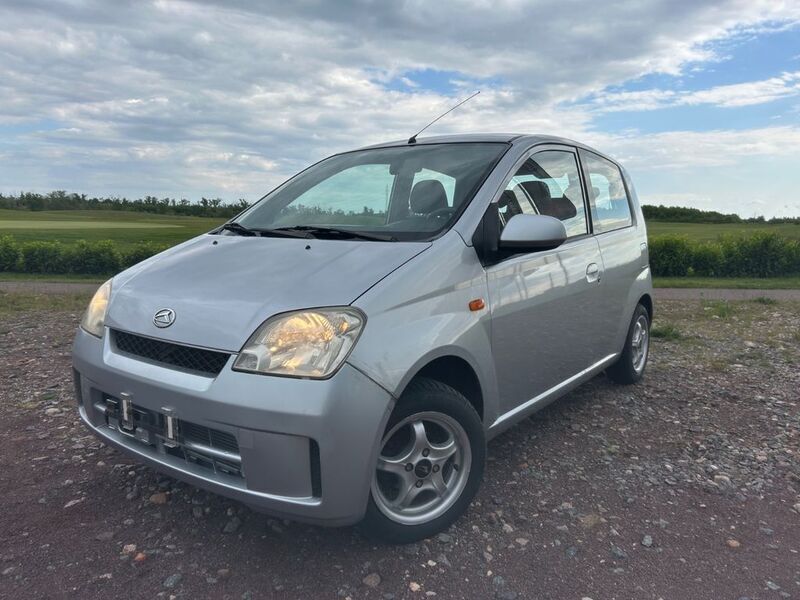 Silber Gebraucht 2005 Daihatsu Cuore Plus Kleinwagen | 1.599 € (Fairer Preis) - Bild 1/4