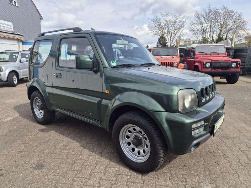 Grün Gebraucht 2009 Suzuki Jimny Ranger SUV | 10.900 € (Fairer Preis) - Bild 1/4