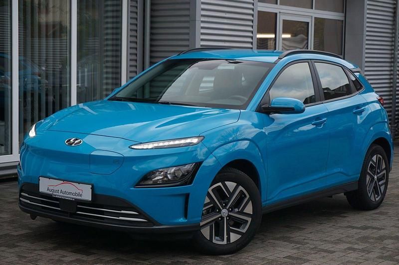 Gebraucht Hyundai Kona Select 100 kW (136 PS) 2023 Blau SUV