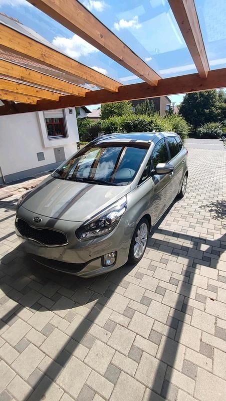 Gebraucht 2016 Kia Carens Van / Kleinbus | 8.400 € (Fairer Preis) - Bild 1/4