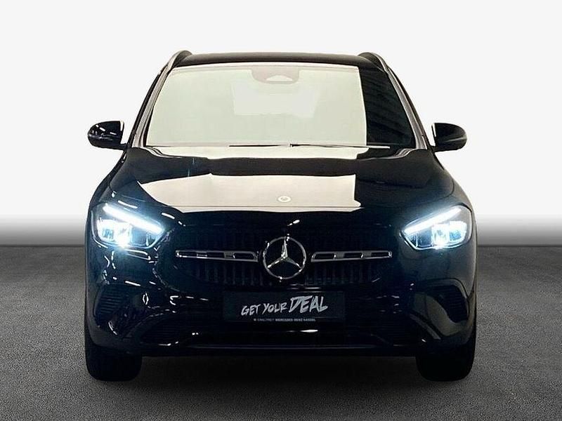 Gebraucht Mercedes GLA200 Progressive 163 PS (119 kW) 2026 Schwarz SUV