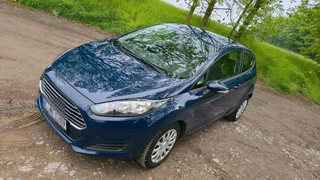 Gebraucht Ford Fiesta SYNC Edition 80 PS (58 kW) 2013 Blau Kleinwagen