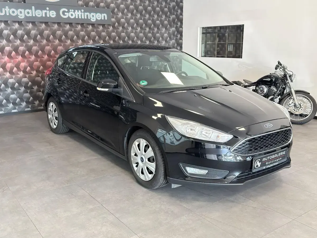 Gebraucht Ford Focus Business Edition 101 PS (74 kW) 2015 Schwarz Kleinwagen