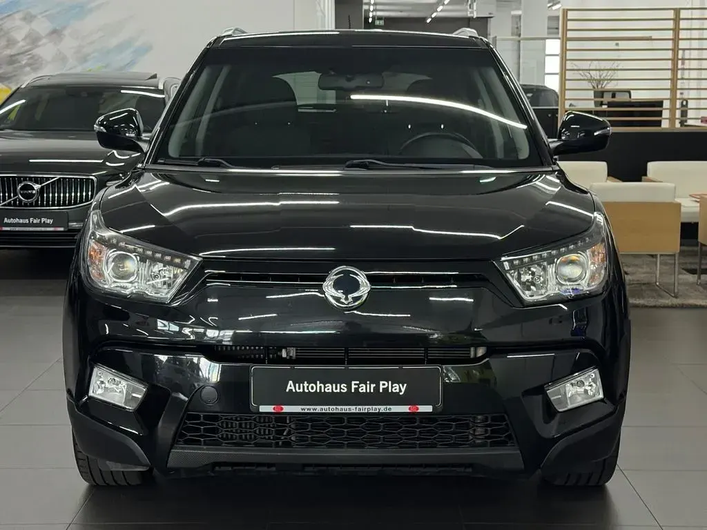 Gebraucht SsangYong Tivoli Quartz 116 PS (85 kW) 2016 Schwarz SUV