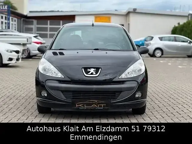 Gebraucht Peugeot 206+ 60 PS (44 kW) 2010 Schwarz Kleinwagen
