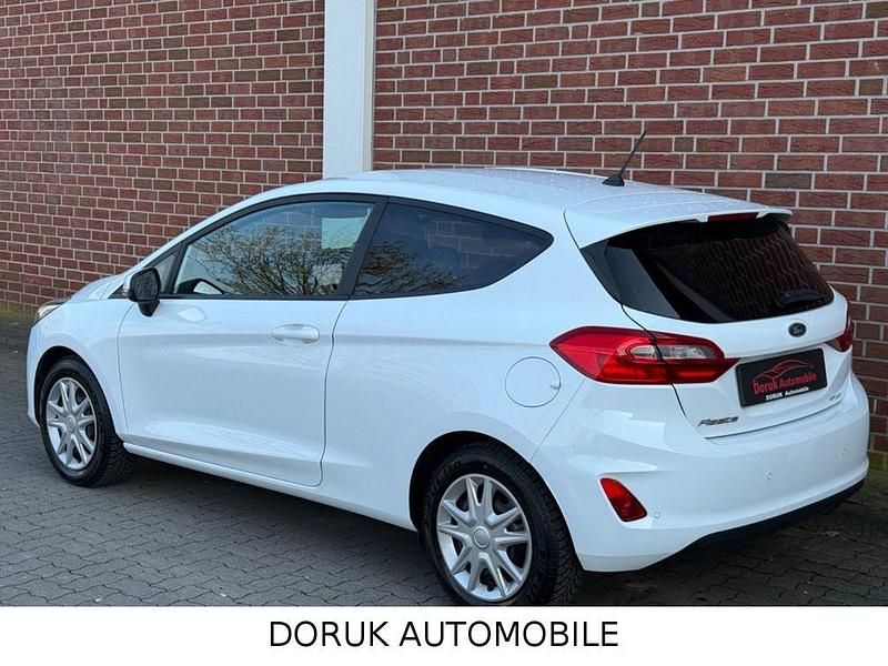 Gebraucht Ford Fiesta 71 PS (52 kW) 2018 Weiß Kleinwagen