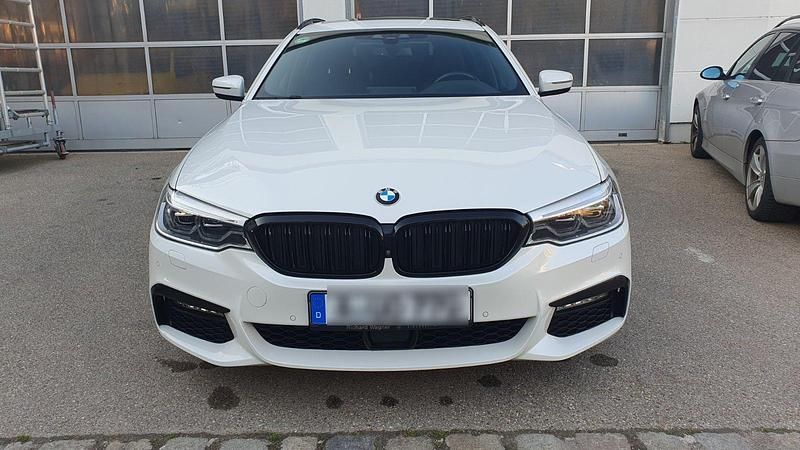 Weiß Gebraucht 2018 BMW 540 M Sport Kombi | 26.500 € (Fairer Preis) - Bild 1/4